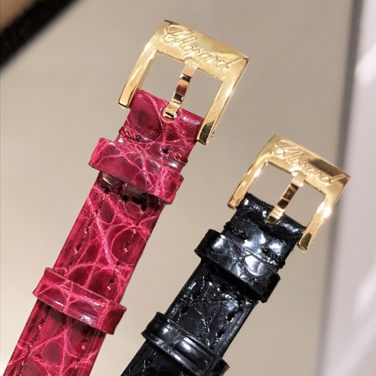 实拍 萧邦新品TWO O TEN系列小方壳珠宝系列集现代高素质制表工艺技术,精致由内而外,彰显每一处细节精细做工、极致臻美,朝气蓬勃迎着新一年自由奋斗精神小方壳身*28mm*26mm精钢表壳白金镶钻,金钻,玫瑰金钻挑选天然珍珠贝壳母数字面拱桥蓝宝石镜玻sapphire 日本Miyota 精选石英小机芯搭配美洲鳄鱼皮表带 实拍 萧邦新品TWO O TEN系列小方壳珠宝系列集现代高素质制表工艺技术,精致由内而外,彰显每一处细节精细做工、极致臻美,朝气蓬勃迎着新一年自由奋斗精神小方壳身*28mm*26mm精钢表壳白金镶钻,金钻,玫瑰金钻挑选天然珍珠贝壳母数字面拱桥蓝宝石镜玻sapphire 日本Miyota 精选石英小机芯搭配美洲鳄鱼皮表带