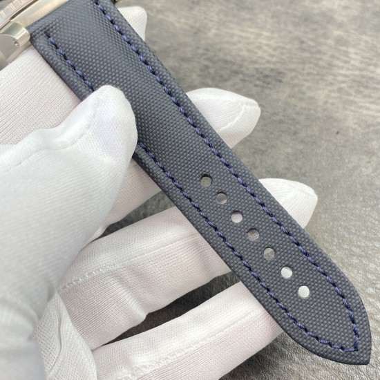 JB BLANCPAIN 宝珀 五十噚 五十寻 5015-12B40-O52A 潜水表 钛合金拉丝纹表壳 夜光蓝宝石表圈 蓝宝石镜面镀防眩光蓝膜 镀铑指针 蓝色日内瓦纹表盘(白色字印刷相对其他版本覆盖更好了) 超强夜光 1315机芯(调时间方向与原装相同,顺时针方向拧表冠分针顺时针走) 陶瓷自动砣 背透底盖 深蓝色尼龙纤维革表带 钛合金针扣 送表带更换工具两把以及表带安装生耳螺丝一对 45mm ZF厂出品 出货实拍 JB BLANCPAIN 宝珀 五十噚 五十寻 5015-12B40-O52A 潜水表 钛合金拉丝纹表壳 夜光蓝宝石表圈 蓝宝石镜面镀防眩光蓝膜 镀铑指针 蓝色日内瓦纹表盘(白色字印刷相对其他版本覆盖更好了) 超强夜光 1315机芯(调时间方向与原装相同,顺时针方向拧表冠分针顺时针走) 陶瓷自动砣 背透底盖 深蓝色尼龙纤维革表带 钛合金针扣 送表带更换工具两把以及表带安装生耳螺丝一对 45mm ZF厂出品 出货实拍