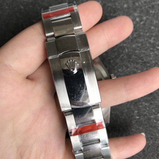 少量到货[色][色]N厂新品劳力士Rolex Sky-Dweller 天行者！【表壳】尺寸42MM，沉稳可靠、雍容大度！表圈采用劳力士Ring Command三角坑纹，旋转外圈可调转月份功能！抗刮损蓝宝石水晶，防反光凸透式放大日历窗【表带:】(蚝式钢)，蚝式，三排链节 蚝式摺扣配5毫米易调链节伸展系统【表盘】放射太阳纹理，刻度12小窗口红点月         份显示【机芯】搭载全自动机械9001机芯【功能】日期显示    月份显示   年历显示          双时区