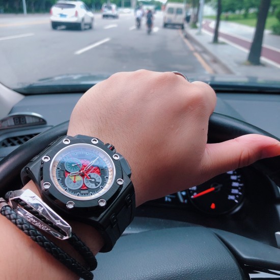 SJ出品 AP 爱彼 Audemars Piguet 皇家橡树 Y18 离岸型系列 搭配3126多功能全自动机械机芯 反炫光处理蓝宝石水晶玻璃 316精钢敖表壳 进口橡胶表带原装针扣!尺寸:44MM13MM 【大优惠:随机附送迷彩原配胶带一条哦!二维码可扫描进去官方网站可查型号。】 三杰精致推荐男士机械腕表 SJ为你精心打造超真实实物图拍摄 SJ出品 AP 爱彼 Audemars Piguet 皇家橡树 Y18 离岸型系列 搭配3126多功能全自动机械机芯 反炫光处理蓝宝石水晶玻璃 316精钢敖表壳 进口橡胶表带原装针扣!尺寸:44MM13MM 【大优惠:随机附送迷彩原配胶带一条哦!二维码可扫描进去官方网站可查型号。】 三杰精致推荐男士机械腕表 SJ为你精心打造超真实实物图拍摄