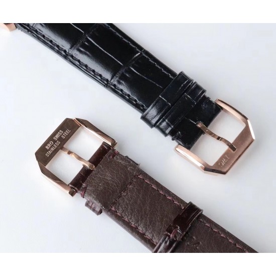 IWC 万国(葡萄牙系列)V3版 IW545408型腕表,简称“琼斯之剑”。正品开模,干练整洁,专为男士打造的腕表。锅盖蓝宝石玻璃,手动上弦的滴答声,背透镶嵌的红宝石,来回摆动的游丝走线,纯粹的机械之美,都让每个狂热的机械爱好者深深着迷!表盘尺寸:44毫米X10机芯类型:手动机㭜系列型号:98295动力储存:46小时表镜材质:兰宝石玻璃表带材质:意大利小牛皮表扣类型:针扣后盖表底:透底功能风格:6位小秒针,纯粹机械之美! IWC 万国(葡萄牙系列)V3版 IW545408型腕表,简称“琼斯之剑”。正品开模,干练整洁,专为男士打造的腕表。锅盖蓝宝石玻璃,手动上弦的滴答声,背透镶嵌的红宝石,来回摆动的游丝走线,纯粹的机械之美,都让每个狂热的机械爱好者深深着迷!表盘尺寸:44毫米X10机芯类型:手动机㭜系列型号:98295动力储存:46小时表镜材质:兰宝石玻璃表带材质:意大利小牛皮表扣类型:针扣后盖表底:透底功能风格:6位小秒针,纯粹机械之美!