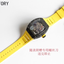 实拍 理查德米勒RICHARD MILLE最强复刻版RM035-AMERICA5敖陶瓷上下表壳是台湾进口由ATPT陶瓷经历处理后形成Y-TZP陶瓷经高科技防手纹技术后呈现细腻柔润的亚黑色材质此色质厉经百年不变 哑光陶瓷的色泽更细致的做到了与正品无限接近的陶瓷色调视觉纹电镀处理的上下表壳，配合防反光折射涂层兰宝石玻璃！胶带运用柔软细腻的马来西亚进口顶级橡胶表带，机芯搭载进口精工NH机芯8:此版本的表扣依原版尺寸，薄度打造而成，使上手感觉更贴手，更贴心，市面上最高版本的超级复刻！