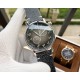浪琴 Longines 年度爆款,限量版飞行员腕表,独特的倾斜式表盘源自1935为美国军方设计的表款,致敬品牌与航空的历史渊源。精钢表壳直径44mm,也是飞行员表常见的大号尺寸,黑色磨砂表盘采用渐变色效果,棕黄色的阿拉伯数字时标充满了复古气息。搭载全自动机械机芯,做旧皮革表带,销量销售 浪琴 Longines 年度爆款,限量版飞行员腕表,独特的倾斜式表盘源自1935为美国军方设计的表款,致敬品牌与航空的历史渊源。精钢表壳直径44mm,也是飞行员表常见的大号尺寸,黑色磨砂表盘采用渐变色效果,棕黄色的阿拉伯数字时标充满了复古气息。搭载全自动机械机芯,做旧皮革表带,销量销售