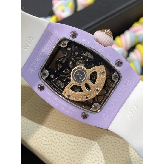 实拍 理查德米勒 RichardMille 糖果棉花糖 最新爆款 bon bon系列最稀有的作品!克服传统工艺打破模式!钟表最受尊敬的技术之一。不是所有人的嫁妆,棉花糖运动曲线和颜色,它们是诱人的。有了理查德米勒,实现了把棉花糖戴在你的手腕上!白色陶瓷加上黄粉绿搪瓷表盘,RM-07柔和的颜色创造了一个组合...甜蜜!糖果店的一次旅行,一个让人难以置信的艺术品。你会戴上它吗? 实拍 理查德米勒 RichardMille 糖果棉花糖 最新爆款 bon bon系列最稀有的作品!克服传统工艺打破模式!钟表最受尊敬的技术之一。不是所有人的嫁妆,棉花糖运动曲线和颜色,它们是诱人的。有了理查德米勒,实现了把棉花糖戴在你的手腕上!白色陶瓷加上黄粉绿搪瓷表盘,RM-07柔和的颜色创造了一个组合...甜蜜!糖果店的一次旅行,一个让人难以置信的艺术品。你会戴上它吗?