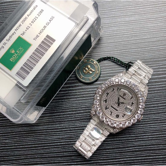 劳力士ROLEX R40 SF Factory 新款Oyster Perpetual Pearlmaster 39(蚝式恒动Pearlmaster 39)腕表,堪为宝石镶嵌腕表系列之瑰宝。 永恒黄金腕表镶嵌最珍稀的钻石,充分展现劳力士在宝石镶嵌方面的非凡技艺。品牌:Rolex劳力士系列:蚝式恒动腕表机芯:全自动机械表带:镶钻精钢表链尺寸:43.5 x 13mm材料:316精钢+蓝宝石玻璃 三杰精致推荐男士机械腕表 SJ为你精心打造超真实实物图拍摄 劳力士ROLEX R40 SF Factory 新款Oyster Perpetual Pearlmaster 39(蚝式恒动Pearlmaster 39)腕表,堪为宝石镶嵌腕表系列之瑰宝。 永恒黄金腕表镶嵌最珍稀的钻石,充分展现劳力士在宝石镶嵌方面的非凡技艺。品牌:Rolex劳力士系列:蚝式恒动腕表机芯:全自动机械表带:镶钻精钢表链尺寸:43.5 x 13mm材料:316精钢+蓝宝石玻璃 三杰精致推荐男士机械腕表 SJ为你精心打造超真实实物图拍摄