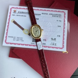 卡地亚浴缸系列卡家又一经典之作浴缸系列。实物拿到手的时候大吃一惊，颜值高 ！椭圆外型的感觉正是典雅欧风浴缸形状，这也太好看了吧！相比蓝气球段位要高出不少一会儿观摩下公价便知主要是因为通体包真金……Baignoire浴缸系列腕表，小号表款，石英机芯。精钢包18K黄金表壳。包18K黄金圆珠形表冠，镶嵌一颗凸圆形蓝宝石。镀银表盘，剑形蓝钢指针，蓝宝石水晶镜面。灰褐色鳄鱼皮表带，包18K黄金针扣式表扣。表壳尺寸：32x26毫米厚度：8毫米防水深度3巴（约30米）生活防水