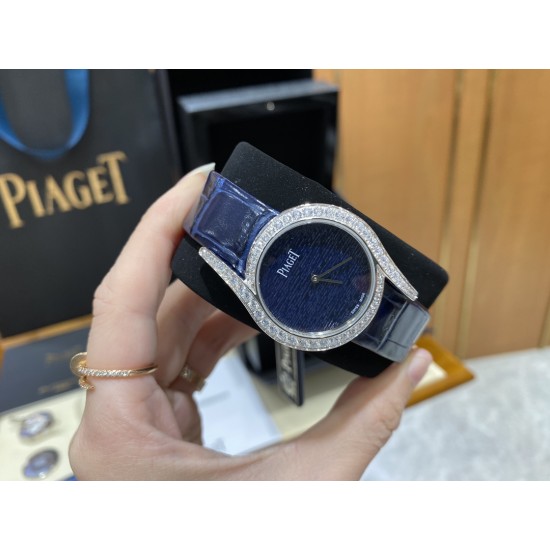 伯爵69Limelight Gala腕表超级版,原装开模,修正现市面任何版本的不足!皮带可配原装【精彩细节】腕表尺寸32mm运用一流的壳套打磨工艺,诠释伯爵优雅气质。.采用定制版瑞士石英机芯,续航给力,走时稳健,零返修。镶饰60颗明亮式切割钻(约0.92克拉)。表扣镶饰单颗明亮式切割施华洛世奇美钻(约0.01克拉)动人线条衬托优雅气质,吊牌有芯片感应。 伯爵69Limelight Gala腕表超级版,原装开模,修正现市面任何版本的不足!皮带可配原装【精彩细节】腕表尺寸32mm运用一流的壳套打磨工艺,诠释伯爵优雅气质。.采用定制版瑞士石英机芯,续航给力,走时稳健,零返修。镶饰60颗明亮式切割钻(约0.92克拉)。表扣镶饰单颗明亮式切割施华洛世奇美钻(约0.01克拉)动人线条衬托优雅气质,吊牌有芯片感应。