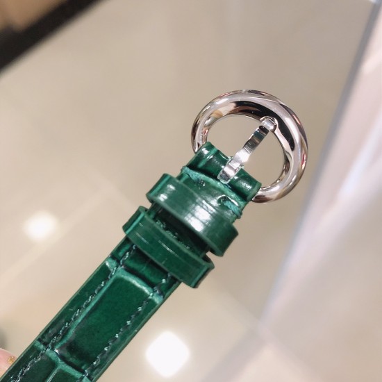 实拍 最新萧邦彩虹钻震撼来袭!萧邦快乐钻一直是女表中的翘楚,对萧邦这个系列的创意一直中毒很深,这款彩虹钻属于萧邦的高级珠宝系列!该腕表尺寸大小恰到好处 佩戴舒适!当时间遇见彩虹 玩转小清新 宝石闪耀着红橙黄绿青蓝紫等斑斓色彩 恰似添上曼妙多姿变化色彩精心挑选玲珑精巧的宝石组合镶嵌在一起 为腕表赋予了奇异光彩!女表彩虹圈 萧邦宝石美 不犹豫 果断入手吧! 实拍 最新萧邦彩虹钻震撼来袭!萧邦快乐钻一直是女表中的翘楚,对萧邦这个系列的创意一直中毒很深,这款彩虹钻属于萧邦的高级珠宝系列!该腕表尺寸大小恰到好处 佩戴舒适!当时间遇见彩虹 玩转小清新 宝石闪耀着红橙黄绿青蓝紫等斑斓色彩 恰似添上曼妙多姿变化色彩精心挑选玲珑精巧的宝石组合镶嵌在一起 为腕表赋予了奇异光彩!女表彩虹圈 萧邦宝石美 不犹豫 果断入手吧!