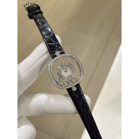 品牌：Chopard-萧邦最新款方形Happy Diamonds❤️瑞士原厂石英机芯 五颗快乐钻石在表盘自由流动  电镀18k金好货不等人哦～[机智]