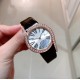 实拍 新推出黑色牛皮表带 伯爵 全新Piaget Lime light系列腕表,以其独特的造型,引领着时尚界的风潮,更是邀请到国际巨星巩俐倾情代言,必将成为伯爵品牌全新的识别69式印,瑞士石英32mm 白金电度 最好的T钻一比一品质。 实拍 新推出黑色牛皮表带 伯爵 全新Piaget Lime light系列腕表,以其独特的造型,引领着时尚界的风潮,更是邀请到国际巨星巩俐倾情代言,必将成为伯爵品牌全新的识别69式印,瑞士石英32mm 白金电度 最好的T钻一比一品质。