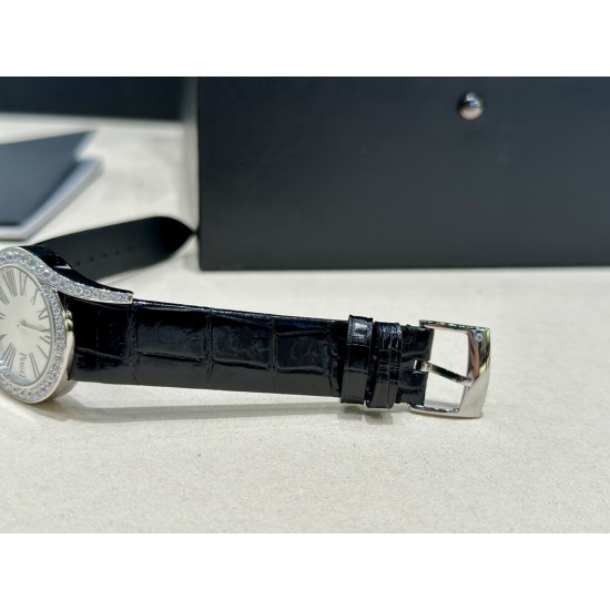 伯爵69Limelight Gala腕表超级版 正品级腕表尺寸32mm有鳄鱼皮表带,绢丝表带,牛皮表带可选运用一流的壳套打磨工艺,诠释伯爵优雅气质。表扣细节工艺,搭配施华洛世奇水钻,偶然一亮,清新脱俗。采用定制版瑞士石英机芯,续航给力,走时稳健,零返修。镶饰60颗明亮式切割钻(约0.92克拉)。表扣镶饰单颗明亮式切割施华洛世奇水钻(约0.01克拉)动人线条衬托优雅气质 伯爵69Limelight Gala腕表超级版 正品级腕表尺寸32mm有鳄鱼皮表带,绢丝表带,牛皮表带可选运用一流的壳套打磨工艺,诠释伯爵优雅气质。表扣细节工艺,搭配施华洛世奇水钻,偶然一亮,清新脱俗。采用定制版瑞士石英机芯,续航给力,走时稳健,零返修。镶饰60颗明亮式切割钻(约0.92克拉)。表扣镶饰单颗明亮式切割施华洛世奇水钻(约0.01克拉)动人线条衬托优雅气质