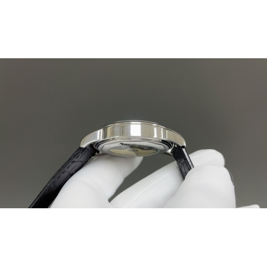IWC万国最新力作最高版本万国波涛菲诺多功能高级自动腕表!9100多功能进口机械机芯!整表壳CNC精磨工艺,与原装工艺效果如出一辙,整体字面质感更佳!在订制机芯的加持下,尺寸41*10mm,优雅的贵族气息结合无与伦比的视觉享受,神秘雅致,精湛非凡,采用顶级意大利小皮材质表带,质地柔软细腻,手工缝制的丝线,纹路清晰,均匀规整,大方富有档次。⚠️请认准独家品质 IWC万国最新力作最高版本万国波涛菲诺多功能高级自动腕表!9100多功能进口机械机芯!整表壳CNC精磨工艺,与原装工艺效果如出一辙,整体字面质感更佳!在订制机芯的加持下,尺寸41*10mm,优雅的贵族气息结合无与伦比的视觉享受,神秘雅致,精湛非凡,采用顶级意大利小皮材质表带,质地柔软细腻,手工缝制的丝线,纹路清晰,均匀规整,大方富有档次。⚠️请认准独家品质