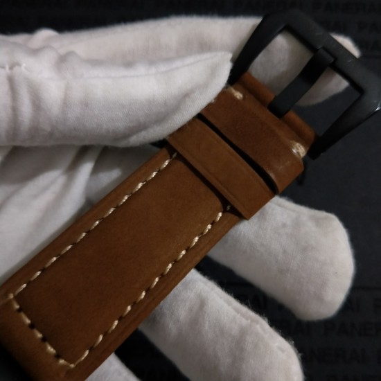 沛纳海精品男士机械表，热卖款PAM00386，直径44mm,厚度15mm,316L精钢黑壳，高硬度矿物质玻璃，复古磨砂疯马皮，装配海鸥全自动机芯。尊贵典范，时尚追求！欢迎转载！[害羞][害羞]