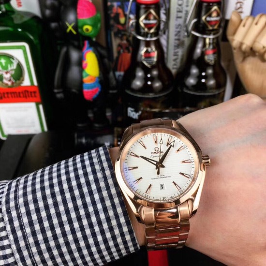 欧米茄 OMEGA 海马系列 延续着欧米茄辉煌的海洋传奇。40mm316L精钢表壳 搭配精钢表带 原装扣 这款荣获认证的天文台表搭载全自动机械机芯! 欧米茄 OMEGA 海马系列 延续着欧米茄辉煌的海洋传奇。40mm316L精钢表壳 搭配精钢表带 原装扣 这款荣获认证的天文台表搭载全自动机械机芯!
