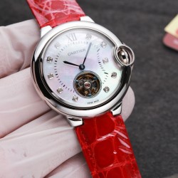 鳄鱼皮版本卡地亚蓝气球系列，陀飞轮机械女表火热上市，纯天然贝壳表盘流露着时尚唯美。机芯飞轮运作一目了然、尽显高贵奢华。直径宽36mm，厚11mm。（专注原装新机）
