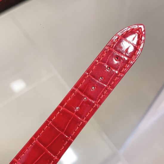 实拍 最新配色 特别款 最强副本萧邦CHOPARD快乐钻系列(原版开模)「中号36mm 」历时一年多研发终于面世,在蓝气球已经是女士标配的时代 萧邦快乐钻系列女表脱颖而出,成为时尚界追捧的一股潮流!此款不但能凸显出钻石的高贵而且更是「女神」最渴望拥有腕表之一 轻松出席各种场合不会出现「同款尴尬」【表带】标配美洲鳄鱼皮 【机芯】采用TOP级海鸥2892机芯,每颗机芯都经制表师的精调细选,确保带来稳定可靠的精准走时。绝世精品!图为36尺寸 实拍 最新配色 特别款 最强副本萧邦CHOPARD快乐钻系列(原版开模)「中号36mm 」历时一年多研发终于面世,在蓝气球已经是女士标配的时代 萧邦快乐钻系列女表脱颖而出,成为时尚界追捧的一股潮流!此款不但能凸显出钻石的高贵而且更是「女神」最渴望拥有腕表之一 轻松出席各种场合不会出现「同款尴尬」【表带】标配美洲鳄鱼皮 【机芯】采用TOP级海鸥2892机芯,每颗机芯都经制表师的精调细选,确保带来稳定可靠的精准走时。绝世精品!图为36尺寸