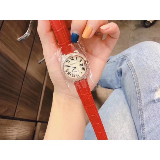 卡地亚 CARTIER 蓝气球奢华系列,316L精钢材质,简约又别具品味,摒弃了现代盛行的繁复华丽的修饰,以简约重新诠释唯美,打造独家高品质,采用高级珍珠贝母制作出表盘,优雅精致高贵气质尽显无漏。尺寸36mm*12mm。 卡地亚 CARTIER 蓝气球奢华系列,316L精钢材质,简约又别具品味,摒弃了现代盛行的繁复华丽的修饰,以简约重新诠释唯美,打造独家高品质,采用高级珍珠贝母制作出表盘,优雅精致高贵气质尽显无漏。尺寸36mm*12mm。