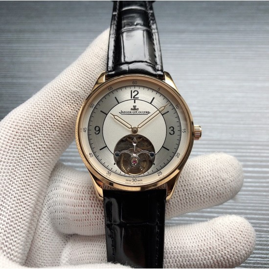 积家JaegerLecoultre A26 大师系列,精品男士腕表,简约两针搭载飞轮设计,尊贵大气,绅士风范,卓越品质,热卖全城。采用全自动机械机芯,顶级316精钢表壳,进口小牛皮表带,矿物质超强镜面,尺寸43*12 三杰精致推荐男士机械腕表 SJ为你精心打造超真实实物图拍摄 积家JaegerLecoultre A26 大师系列,精品男士腕表,简约两针搭载飞轮设计,尊贵大气,绅士风范,卓越品质,热卖全城。采用全自动机械机芯,顶级316精钢表壳,进口小牛皮表带,矿物质超强镜面,尺寸43*12 三杰精致推荐男士机械腕表 SJ为你精心打造超真实实物图拍摄