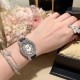 实拍 萧邦 LHEURE DU DIAMANT MEDIUM OVAL 此款LHeure du Diamant 椭圆形切割贝壳雕纹镶钻表盘 环以点缀钻石的表圈 优雅气韵 时尚风格和萧邦精湛的手工艺尽显无遗 光华耀眼 实拍 萧邦 LHEURE DU DIAMANT MEDIUM OVAL 此款LHeure du Diamant 椭圆形切割贝壳雕纹镶钻表盘 环以点缀钻石的表圈 优雅气韵 时尚风格和萧邦精湛的手工艺尽显无遗 光华耀眼