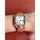 【BV出品】-女装中号 卡地亚新款山度士表壳:316材质表盘:镀银珠光经典罗马字表针:瑞士工艺烧制钢蓝玻璃:瑞士增透白膜/防弦/防手纹AF工艺处理表带:配备人体工力学SmartLink拆卸系统多切面尖晶蓝宝石机芯:MIYOTA-9015(配原版1847MC自动锤) BV正品1:1开模,真正做到可同原版配件互换。配备卡地亚实用两项发明“SmartLink”表链调节装置和“QuickSwitch”表带快速替换装置 【BV出品】-女装中号 卡地亚新款山度士表壳:316材质表盘:镀银珠光经典罗马字表针:瑞士工艺烧制钢蓝玻璃:瑞士增透白膜/防弦/防手纹AF工艺处理表带:配备人体工力学SmartLink拆卸系统多切面尖晶蓝宝石机芯:MIYOTA-9015(配原版1847MC自动锤) BV正品1:1开模,真正做到可同原版配件互换。配备卡地亚实用两项发明“SmartLink”表链调节装置和“QuickSwitch”表带快速替换装置