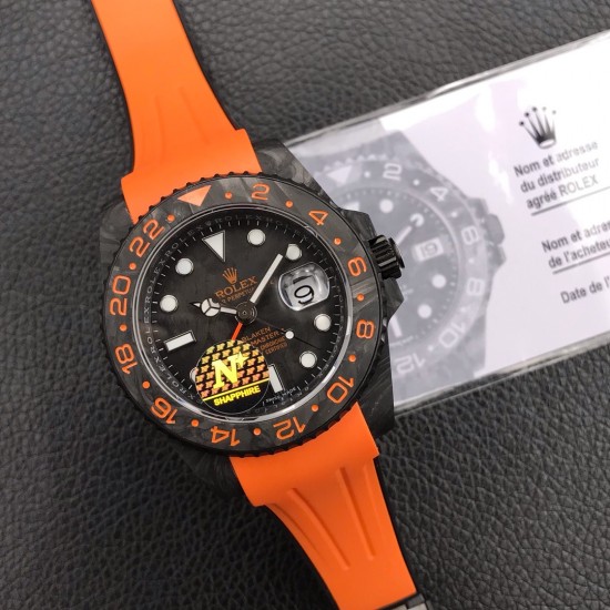 劳力士Rolex Daytona翡翠夜光全碳纤维GMT横空出世 这款获得天文台认证的首款全碳纤维GMT搭载2836全自动机械 蓝宝石抗刮损水晶镜面 碳纤维字面 完美复刻 原装同步橡树胶带 原装扣 更加柔软舒适 方便佩戴 爱不释手的劳力士GMT 品不完的一劳永逸!!! 劳力士Rolex Daytona翡翠夜光全碳纤维GMT横空出世 这款获得天文台认证的首款全碳纤维GMT搭载2836全自动机械 蓝宝石抗刮损水晶镜面 碳纤维字面 完美复刻 原装同步橡树胶带 原装扣 更加柔软舒适 方便佩戴 爱不释手的劳力士GMT 品不完的一劳永逸!!!