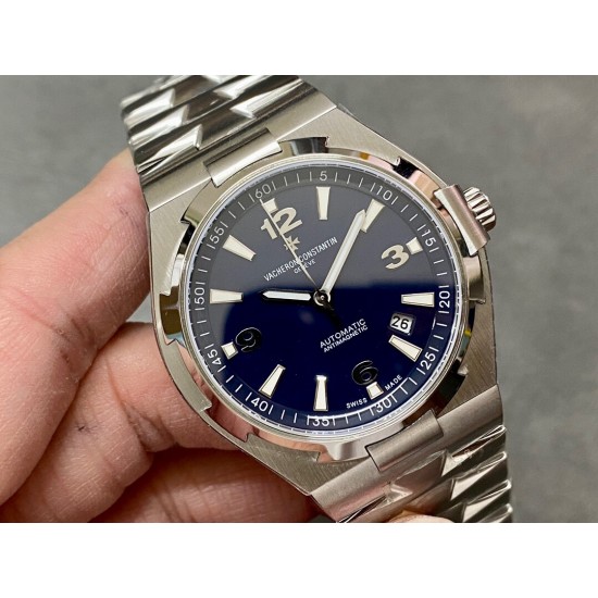 江诗丹顿 纵横四海腕表 原装一比一尺寸:直径42mm,厚度9.7mm。做工强悍,99%数 据抄写克隆,光表壳就用了40余件散件组成。源自尊达大师的设计,粗犷的表壳,尽显男人阳刚之气,干净的盘面,简单的大三针日历,采用9015进口机芯,后盖和原装一样的腐蚀印字工艺,镌刻帆船图案,象征着扬帆起航,纵横四海的寓意,僵尸中最热门的款式之一! 江诗丹顿 纵横四海腕表 原装一比一尺寸:直径42mm,厚度9.7mm。做工强悍,99%数 据抄写克隆,光表壳就用了40余件散件组成。源自尊达大师的设计,粗犷的表壳,尽显男人阳刚之气,干净的盘面,简单的大三针日历,采用9015进口机芯,后盖和原装一样的腐蚀印字工艺,镌刻帆船图案,象征着扬帆起航,纵横四海的寓意,僵尸中最热门的款式之一!