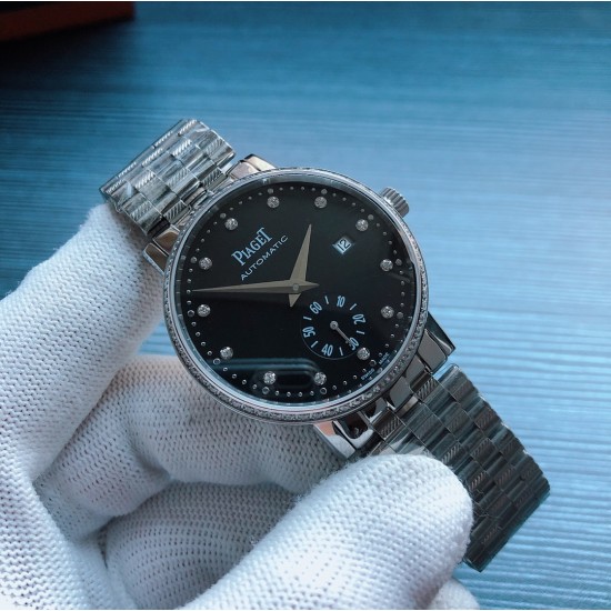 伯爵 Piaget Z2 精品男士腕表,经典两针半设计,圈口镶钻 尊贵大气,绅士风范,卓越品质,热卖全城。采用进口全自动2824 机械机芯(零返修),顶级316精钢表壳 伯爵经典表带, 蓝宝石抗魔镜面,尺寸42*12 三杰为你精致推荐男士精品机械腕表 精致传承真实效果 SJ品质的保证 伯爵 Piaget Z2 精品男士腕表,经典两针半设计,圈口镶钻 尊贵大气,绅士风范,卓越品质,热卖全城。采用进口全自动2824 机械机芯(零返修),顶级316精钢表壳 伯爵经典表带, 蓝宝石抗魔镜面,尺寸42*12 三杰为你精致推荐男士精品机械腕表 精致传承真实效果 SJ品质的保证