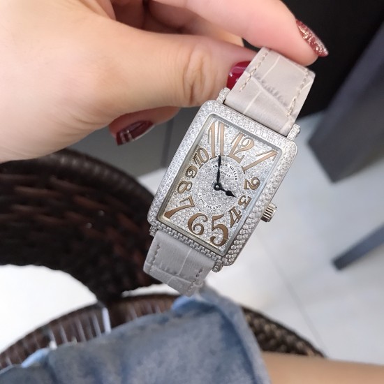 法兰克穆勒Franck muller 全新爆版长岛系列 满天星闪闪发亮 经典时尚清晰数字面 女士潮流腕表 进口石英机芯 316L精钢表壳 舒适真牛皮表带 多个颜色可搭配 本款腕表备受时尚女性喜爱 在不同的场合 映耀着她们各自的独特个性与迷人风华 法兰克穆勒Franck muller 全新爆版长岛系列 满天星闪闪发亮 经典时尚清晰数字面 女士潮流腕表 进口石英机芯 316L精钢表壳 舒适真牛皮表带 多个颜色可搭配 本款腕表备受时尚女性喜爱 在不同的场合 映耀着她们各自的独特个性与迷人风华