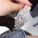 法兰克穆勒Franck muller 全新爆版长岛系列 满天星闪闪发亮 经典时尚清晰数字面 女士潮流腕表 进口石英机芯 316L精钢表壳 舒适真牛皮表带 多个颜色可搭配 本款腕表备受时尚女性喜爱 在不同的场合 映耀着她们各自的独特个性与迷人风华 法兰克穆勒Franck muller 全新爆版长岛系列 满天星闪闪发亮 经典时尚清晰数字面 女士潮流腕表 进口石英机芯 316L精钢表壳 舒适真牛皮表带 多个颜色可搭配 本款腕表备受时尚女性喜爱 在不同的场合 映耀着她们各自的独特个性与迷人风华