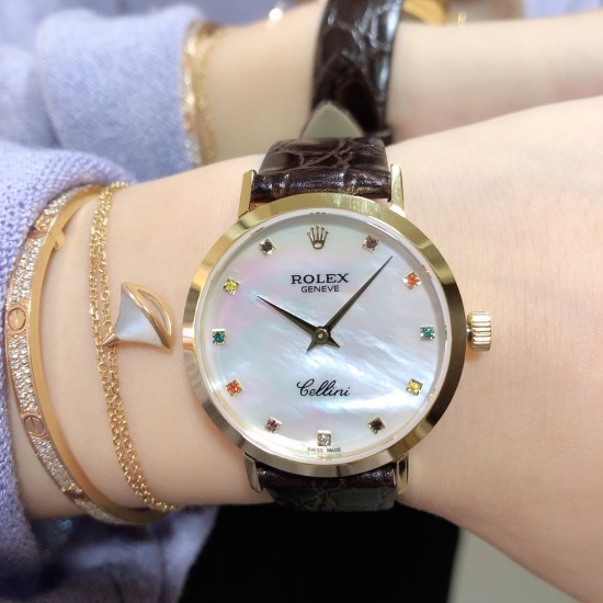 实拍 劳力士2020新品女性腕表 高级腕表ROLEX,一见倾心。劳力士切利尼女款奢华版惊艳上市,表面镶嵌12颗施洛华世奇彩钻,蕴意生命多姿多彩。表盘32尺寸,适配所有女神的手腕。手表搭载进口9015机芯,厚度仅为8毫米,足够薄,让您佩戴更舒适! 实拍 劳力士2020新品女性腕表 高级腕表ROLEX,一见倾心。劳力士切利尼女款奢华版惊艳上市,表面镶嵌12颗施洛华世奇彩钻,蕴意生命多姿多彩。表盘32尺寸,适配所有女神的手腕。手表搭载进口9015机芯,厚度仅为8毫米,足够薄,让您佩戴更舒适!