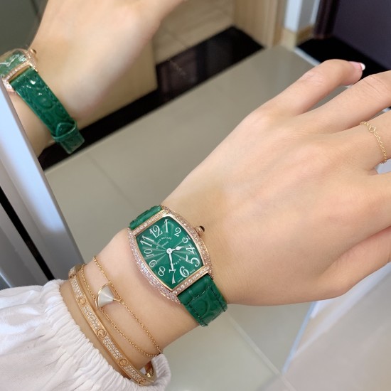 实拍 小红书强推 新色 FranckMuller 法兰克穆勒腕表是世界最知名的高级腕表品牌之一,也是无数男女明星的热捧之物。小酒桶型上手更潮,瑞士石英,表壳后盖桥形设计,贴手型 316上等精钢.尺寸26mm 实拍 小红书强推 新色 FranckMuller 法兰克穆勒腕表是世界最知名的高级腕表品牌之一,也是无数男女明星的热捧之物。小酒桶型上手更潮,瑞士石英,表壳后盖桥形设计,贴手型 316上等精钢.尺寸26mm