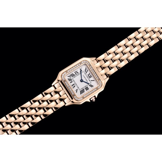 实拍 GF最强女表系列——卡地亚猎豹Panthre de Cartier。华丽而不羁,是Panthre de Cartier猎豹所传达的美学风格。它线条流畅,魅惑动人,柔软服帖于腕间,宛若在肌肤上翩翩起舞。独特的造型彰显成熟优雅、自信动人的女性形象。GF工厂以精湛技艺,原装开模,打造出与正品无异的精美流线表耳,与表壳一体成型。搭载瑞士朗达石英机芯,316L精钢壳套,尺寸:27 x 37毫米,厚度:6毫米,表冠镶嵌一颗合成蓝色尖晶石,镀银表盘,剑形蓝钢指针,100%三度防水。搭配专柜旅行包装物料。 实拍 GF最强女表系列——卡地亚猎豹Panthre de Cartier。华丽而不羁,是Panthre de Cartier猎豹所传达的美学风格。它线条流畅,魅惑动人,柔软服帖于腕间,宛若在肌肤上翩翩起舞。独特的造型彰显成熟优雅、自信动人的女性形象。GF工厂以精湛技艺,原装开模,打造出与正品无异的精美流线表耳,与表壳一体成型。搭载瑞士朗达石英机芯,316L精钢壳套,尺寸:27 x 37毫米,厚度:6毫米,表冠镶嵌一颗合成蓝色尖晶石,镀银表盘,剑形蓝钢指针,100%三度防水。搭配专柜旅行包装物料。