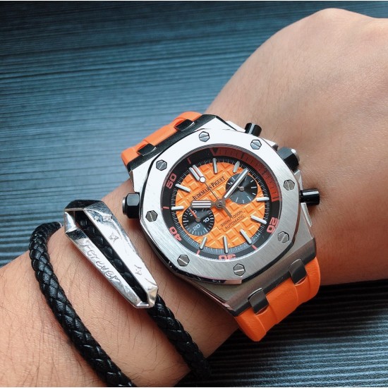 男款⌚️品牌:爱彼-AP皇家橡树 五针多功能男士石英腕表,高级蓝宝石镜面,全自动进口多功能计时跑秒石英机芯,走时稳定0时差 配备顶级316L精钢钢壳,原装天然橡胶表带,搭配原装扣 尺寸43mm,三杰精心推荐男士多功能计时跑秒石英腕表 SJ为你精心打造超真实实物图拍摄 让你超真实实物图体验 男款⌚️品牌:爱彼-AP皇家橡树 五针多功能男士石英腕表,高级蓝宝石镜面,全自动进口多功能计时跑秒石英机芯,走时稳定0时差 配备顶级316L精钢钢壳,原装天然橡胶表带,搭配原装扣 尺寸43mm,三杰精心推荐男士多功能计时跑秒石英腕表 SJ为你精心打造超真实实物图拍摄 让你超真实实物图体验