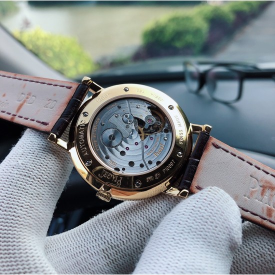 伯爵 PIAGET B0 超薄,直径40厚度8MM,采用改装高品质手翻机芯Cal.1400:原装一致夹板刻字,机芯稳定!蓝宝石水晶镜面,原装比例细节!特别注重手表的大小,弧度,抛光,刻字! 外壳均采用真空电镀,特别是白金款式光亮不掉色,纯正316进口钢材使整表更有坠感,欢迎比对!双面进口意大利小牛皮和原装扣! 三十米防水!三杰精致推荐男士超薄机械腕表 SJ为你精心打造超真实实物图拍摄 伯爵 PIAGET B0 超薄,直径40厚度8MM,采用改装高品质手翻机芯Cal.1400:原装一致夹板刻字,机芯稳定!蓝宝石水晶镜面,原装比例细节!特别注重手表的大小,弧度,抛光,刻字! 外壳均采用真空电镀,特别是白金款式光亮不掉色,纯正316进口钢材使整表更有坠感,欢迎比对!双面进口意大利小牛皮和原装扣! 三十米防水!三杰精致推荐男士超薄机械腕表 SJ为你精心打造超真实实物图拍摄