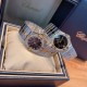 萧邦CHOPARD-St. Moritz圣莫里茨系列5156女士手镯表，1980年，Chopard萧邦推出了首款运动腕表，也是品牌工坊打造的首款钢制时计——St. Moritz，对当时专于制作金表和镶钻金表的Chopard萧邦而言，极具创新意义。St. Moritz腕表的圆形表圈点缀八颗螺丝，两两一组，分布在四个基本方位，每一节表带都由多个配件螺丝组装而成，难度非常之高，历经一年不断改进终出成品 。尺寸28mm 轻松驾驭 休闲精致都如你[爱心]（附送萧邦丝绒手表袋，退换袋子需退回‼️‼️）