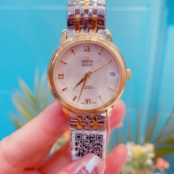 专柜同步发售欧米茄（OMEGA)  【精湛品质-女神专属】-女士精品腕表 碟飞典雅系列 原版复刻1:1，表款堪称是系列中最迷人的表款之一，尽显优雅气质与低调奢华，顶端表壳以316精钢打造，搭载日本进口西铁城机械 零返修  来自进口316钢表带 历经多道工序，防汗水，耐腐蚀 表盘-蓝宝石高清镜面 壳身整体超强立体感 精雕细琢，卓绝技艺 品质保证 尺寸：32mm厚11mm 时尚百搭，精致华贵呈现自然魅力