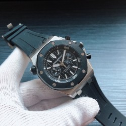 男款⌚️品牌：爱彼-AP皇家橡树  五针多功能男士石英腕表，高级蓝宝石镜面，全自动进口多功能计时跑秒石英机芯，走时稳定0时差 配备顶级316L精钢钢壳，原装天然橡胶表带，搭配原装扣 尺寸43mm，三杰精心推荐男士多功能计时跑秒石英腕表 SJ为你精心打造超真实实物图拍摄 让你超真实实物图体验