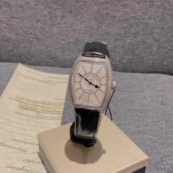 ♥️法兰克穆勒-Franck Muller(FM)，sunrise系列 采用316L 精钢表壳 CNC加工抛光表壳，全壳PVP真空电镀持色更久。底盖与表壳无缝拼接，精雕成形，扣子底部以及底盖内部延续法穆兰标志字体雕刻清晰！搭配制作过程相当复杂的拱形表盘 表盘由12块珍珠贝构成铺满光华美钻与珍珠贝母辉映   表壳尺寸32x43mm   厚度约9mm