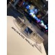 最新猎豹四款,咖啡色,深灰色,蓝色,黄金色,卡地亚-Cartier全新升级版卡地亚猎豹Panthre de Cartier 卡地亚猎豹系列以精致灵动的造型 摩登现代的风格 诠释自信优雅它线条流畅 魅惑动人 服帖于腕间 宛若在肌肤上翩翩起舞 独特的造型彰显魅力 致力打造出与正品无异的精美流线表耳 与表壳一体成型 搭载进口石英机芯 精钢壳套 镀银表盘 剑形蓝钢指针 尺寸27x 37mm厚度:6mm 最新猎豹四款,咖啡色,深灰色,蓝色,黄金色,卡地亚-Cartier全新升级版卡地亚猎豹Panthre de Cartier 卡地亚猎豹系列以精致灵动的造型 摩登现代的风格 诠释自信优雅它线条流畅 魅惑动人 服帖于腕间 宛若在肌肤上翩翩起舞 独特的造型彰显魅力 致力打造出与正品无异的精美流线表耳 与表壳一体成型 搭载进口石英机芯 精钢壳套 镀银表盘 剑形蓝钢指针 尺寸27x 37mm厚度:6mm