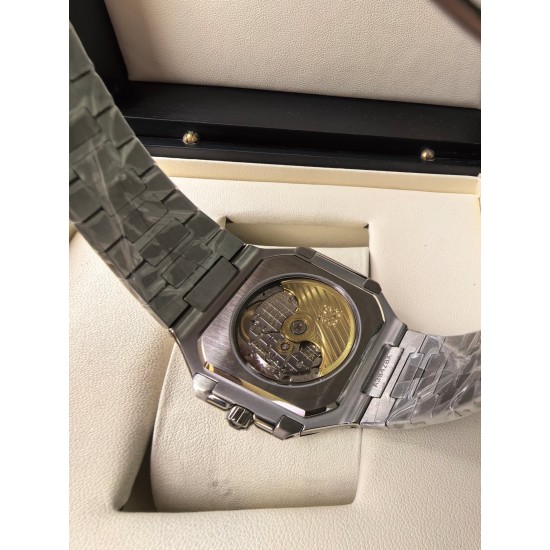 HBF Factory 百达翡丽重磅推出新系列CUBITUS 5821腕表这款Cubitus手链及表盘,既经典又时尚,优雅与高级感完美平衡。亮点特色:1️⃣机芯:搭载定制9015改Cal.26-330(日历窗对版) ,自动上链机芯。2️⃣钢带:316L定制级人体工程学表带,新扣款式。3️⃣表壳:尺寸45毫米厚度仅8.25mm,为表壳对角线长度(即10点位至4点位),因为表壳近似于方形,上下边的宽度会小于这一数值,所以视觉效果并不是很大 HBF Factory 百达翡丽重磅推出新系列CUBITUS 5821腕表这款Cubitus手链及表盘,既经典又时尚,优雅与高级感完美平衡。亮点特色:1️⃣机芯:搭载定制9015改Cal.26-330(日历窗对版) ,自动上链机芯。2️⃣钢带:316L定制级人体工程学表带,新扣款式。3️⃣表壳:尺寸45毫米厚度仅8.25mm,为表壳对角线长度(即10点位至4点位),因为表壳近似于方形,上下边的宽度会小于这一数值,所以视觉效果并不是很大