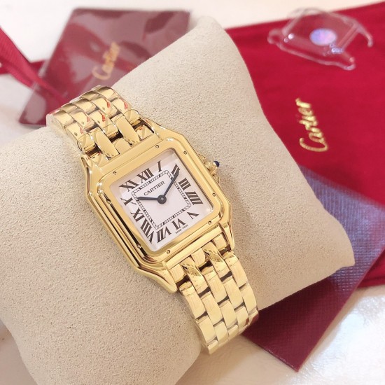 实拍 GF最强女表系列——卡地亚猎豹Panthre de Cartier。华丽而不羁,是Panthre de Cartier猎豹所传达的美学风格。它线条流畅,魅惑动人,柔软服帖于腕间,宛若在肌肤上翩翩起舞。独特的造型彰显成熟优雅、自信动人的女性形象。GF工厂以精湛技艺,原装开模,打造出与正品无异的精美流线表耳,与表壳一体成型。搭载瑞士朗达石英机芯,316L精钢壳套,尺寸:27 x 37毫米,厚度:6毫米,镀银表盘,剑形蓝钢指针,100%三度防水。搭配专柜旅行包装物料 实拍 GF最强女表系列——卡地亚猎豹Panthre de Cartier。华丽而不羁,是Panthre de Cartier猎豹所传达的美学风格。它线条流畅,魅惑动人,柔软服帖于腕间,宛若在肌肤上翩翩起舞。独特的造型彰显成熟优雅、自信动人的女性形象。GF工厂以精湛技艺,原装开模,打造出与正品无异的精美流线表耳,与表壳一体成型。搭载瑞士朗达石英机芯,316L精钢壳套,尺寸:27 x 37毫米,厚度:6毫米,镀银表盘,剑形蓝钢指针,100%三度防水。搭配专柜旅行包装物料