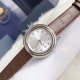 实拍 伯爵-PIAGET 女士腕表 瑞士石英机芯 316L精钢表壳 真牛皮表带 尺寸34*8mm 蓝宝石玻璃镜面 简约的设计,大胆而多彩的配色,以及旋转表圈是伯爵品牌 Possession腕表的特质所在。通过品牌制表师们天马星空的创意,将各个亮色的表带与贵金属、钻石、精钢材质相融,通过圆形盘面的演绎,令全新的 Possession腕表越发闪耀夺目,给人眼前一亮之感。 实拍 伯爵-PIAGET 女士腕表 瑞士石英机芯 316L精钢表壳 真牛皮表带 尺寸34*8mm 蓝宝石玻璃镜面 简约的设计,大胆而多彩的配色,以及旋转表圈是伯爵品牌 Possession腕表的特质所在。通过品牌制表师们天马星空的创意,将各个亮色的表带与贵金属、钻石、精钢材质相融,通过圆形盘面的演绎,令全新的 Possession腕表越发闪耀夺目,给人眼前一亮之感。