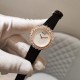 伯爵-PIAGET 全新高级珠宝系列,18K白金.玫瑰金,镶饰24颗马眼型切割美钻(约3.84克拉)是高级珠宝制作的一大挑战;钻石散发的耀眼光芒,皮带采用轻柔的缎面材质,与钻石造型形成优雅对比。原装尺寸31X7.8mm. 伯爵-PIAGET 全新高级珠宝系列,18K白金.玫瑰金,镶饰24颗马眼型切割美钻(约3.84克拉)是高级珠宝制作的一大挑战;钻石散发的耀眼光芒,皮带采用轻柔的缎面材质,与钻石造型形成优雅对比。原装尺寸31X7.8mm.
