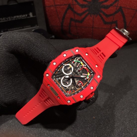 理查德米勒 Richard Mille⌚️碳纤维壳43*50毫米 一如既往防水胶带配原装折叠扣极具个性与夸张的表壳表盘设计只为遇见个性独特的你 一如既往的酷 理查德米勒 Richard Mille⌚️碳纤维壳43*50毫米 一如既往防水胶带配原装折叠扣极具个性与夸张的表壳表盘设计只为遇见个性独特的你 一如既往的酷