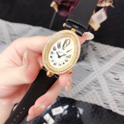 2019新款Breguet-宝玑那不勒斯皇后系列！  史上最强最美 绝对值得拥有的一款 拱桥弧形、表盘用天然白色珍珠母贝 阿拉伯数字时符 经典的蓝钢宝玑指针，完美复刻 那不勒斯皇后款 绝对的女神气质名媛款 最重要的是百搭得来不失少女心 必入款❗带上一秒变女神，各种派对，晚会，聚会，约会，发布会，让你BlingBling