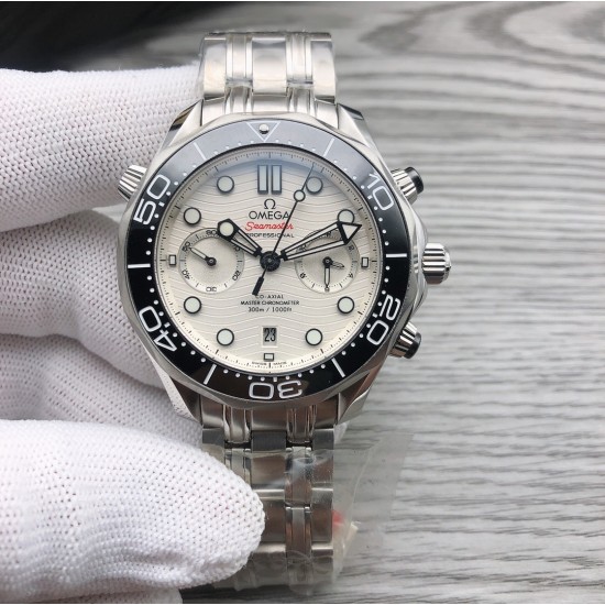 欧米茄 OMEGA R6 全新海系马列300m计时士男腕表 市面目前高最版本的计时腕表1:表壳拉身砂细腻洁白光亮斜边抛弧光度倒角与正一品致2: 搭载复刻米欧茄9900计机时芯,904精表钢壳44毫米 ,天进然口橡胶表带,3: 搭配饰以白色珐琅潜水刻度陶瓷表圈,让探索与众不同4:镜采面用进口蓝宝石,硬度高、抗刮损,效无果比通透5:表盘采用蓝(黑)色陶瓷打造而成饰以激光雕刻波浪图案 与镂空指针和白色珐琅潜水刻度相应成趣,诠释海洋魅力。 欧米茄 OMEGA R6 全新海系马列300m计时士男腕表 市面目前高最版本的计时腕表1:表壳拉身砂细腻洁白光亮斜边抛弧光度倒角与正一品致2: 搭载复刻米欧茄9900计机时芯,904精表钢壳44毫米 ,天进然口橡胶表带,3: 搭配饰以白色珐琅潜水刻度陶瓷表圈,让探索与众不同4:镜采面用进口蓝宝石,硬度高、抗刮损,效无果比通透5:表盘采用蓝(黑)色陶瓷打造而成饰以激光雕刻波浪图案 与镂空指针和白色珐琅潜水刻度相应成趣,诠释海洋魅力。