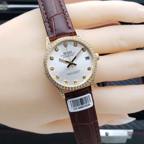 DA出品 2020款劳力士切利尼女款钻圈 31mm完美搭配,经典钻面刻度间隔2条线,细节简单突出钻石,高端大气.搭配零返修821A高端机芯,性能卓越,真牛皮表带夏天透气 给您舒适的佩戴感受 DA出品 2020款劳力士切利尼女款钻圈 31mm完美搭配,经典钻面刻度间隔2条线,细节简单突出钻石,高端大气.搭配零返修821A高端机芯,性能卓越,真牛皮表带夏天透气 给您舒适的佩戴感受