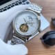 实物拍摄品牌：江诗丹顿 -Vacheron Constantin类型：[酷]男士腕表表壳：316精钢（做工优质）表带：进口真牛皮/316精钢（两种可选）机芯：高级定制全自动机械机芯（走时稳定）玻璃：高级强化镀膜镜面尺寸：直径41mm，厚度12.5mm
