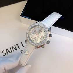 时光淙淙，细品每一刻芳香醇厚。欧米茄超霸系列38mm“卡布奇诺”有着双色的表盘配色，3个椭圆形小表盘的设计也令人眼前一亮。316精钢表壳福独特和欧米茄独特的Sedna️18K金搭配，整个表壳外圈镶钻，显得璀璨耀眼，匠具独心的双重表圈设计将钻石的闪亮光泽与超霸原型表款的运动精神完美融合，简直太显精致时髦感了！如此传奇的它颜值真的超能打，此款配色真的很治愈，不仅颜色百搭，完全不挑肤色！