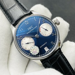 【ZF Factory2023墙裂推荐 销量神器】V5升级版 IWC万国葡7－葡萄牙系列七日链 ！特别定制版！1⃣️搭载定制版C.52010自动机械机芯！2⃣️独立小秒针，真动能指示！3⃣️蓝宝石玻璃镜面！4⃣️定制版意大利牛皮表带，原装扣子！5⃣️直径42毫米！ZF出品 必属精品 欢迎您的品鉴！